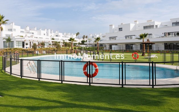 Resale - Apartment - Estepona - Cancelada