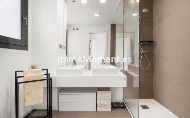 Resale - Townhouse - Estepona - Estepona Centro