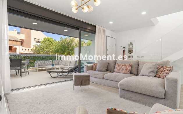 Resale - Townhouse - Estepona - Estepona Centro