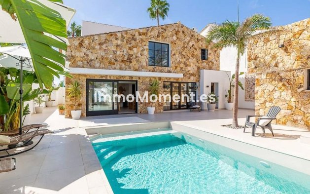 Bestaande woning - Vrijstaande villa - Estepona  - Estepona Centro
