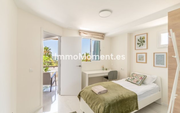 Wiederverkauf - Wohnung - Estepona  - Atalaya