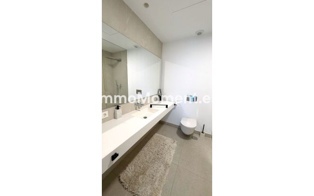 Resale - Apartment - Benahavís - La Quinta