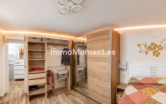 Resale - Apartment - Torremolinos - La Carihuela
