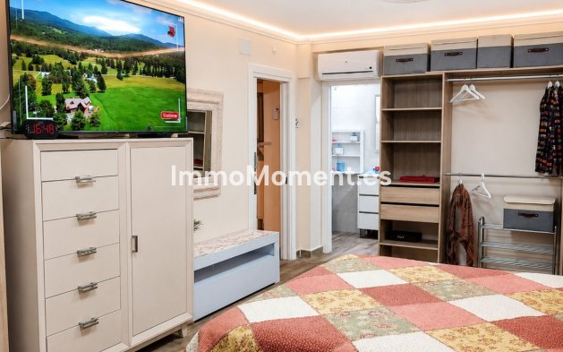 Resale - Apartment - Torremolinos - La Carihuela