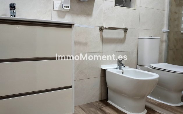 Resale - Apartment - Torremolinos - La Carihuela