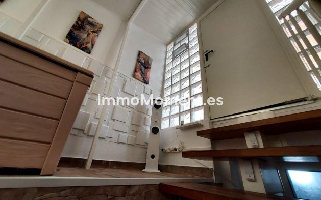 Resale - Apartment - Torremolinos - La Carihuela