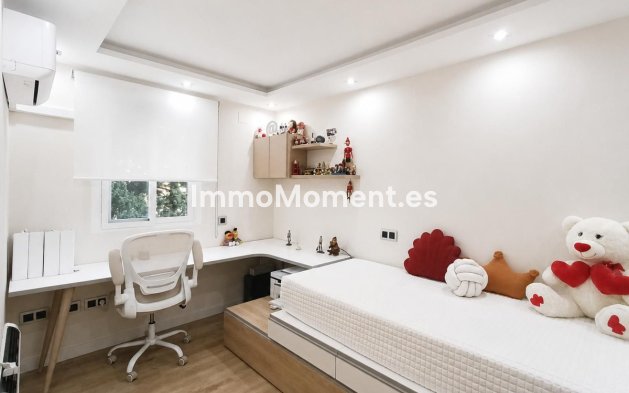 Resale - Apartment - Torremolinos - Torremolinos Centro