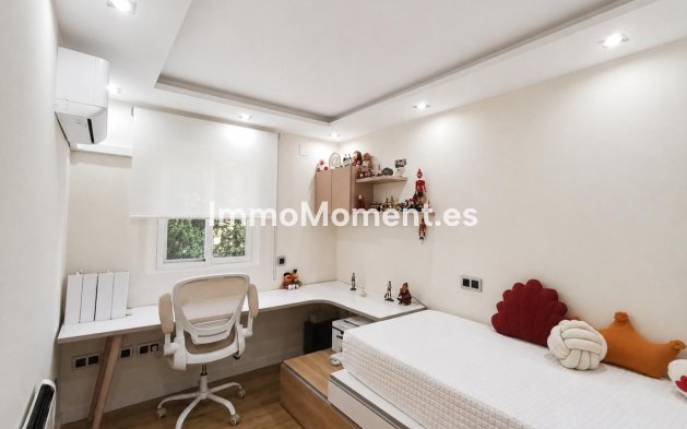 Resale - Apartment - Torremolinos - Torremolinos Centro