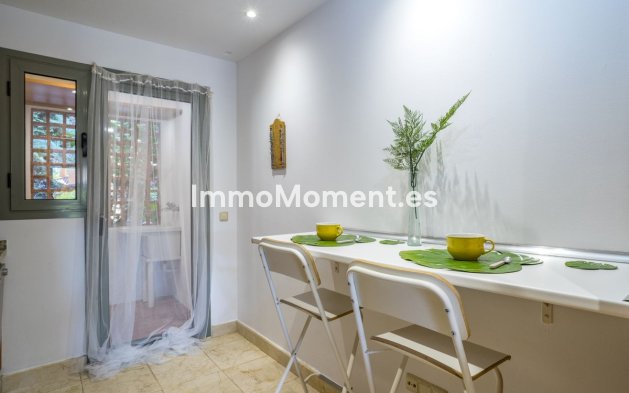 Resale - Apartment - Estepona - Atalaya