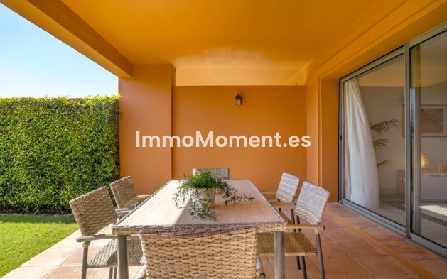 Resale - Apartment - Estepona - Atalaya