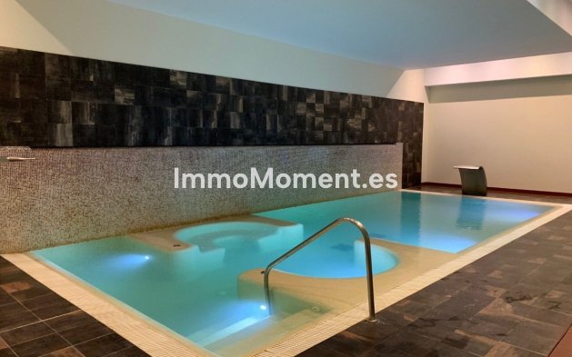 Resale - Apartment - Estepona - Atalaya