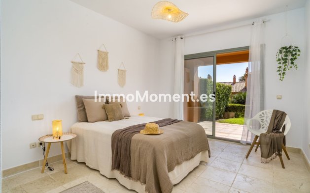 Resale - Apartment - Estepona - Atalaya