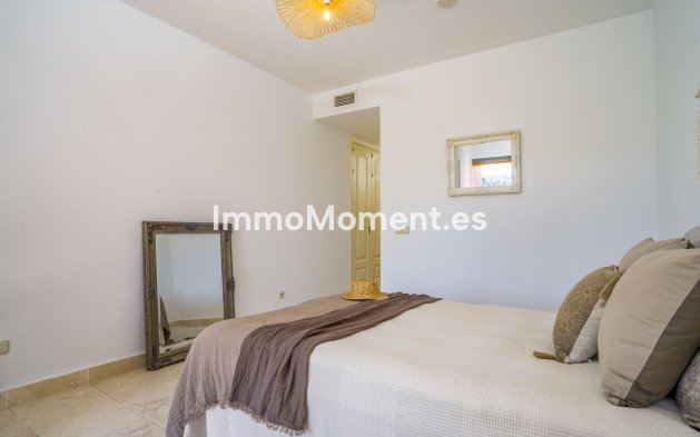 Resale - Apartment - Estepona - Atalaya