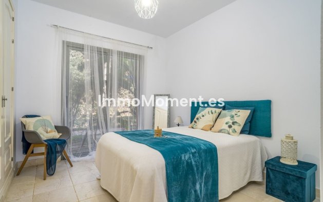 Resale - Apartment - Estepona - Atalaya