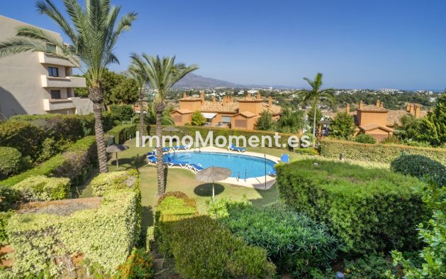 Resale - Apartment - Estepona - Atalaya