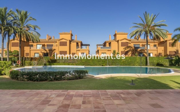 Resale - Apartment - Estepona - Atalaya