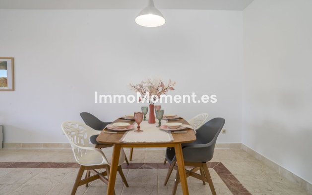 Resale - Apartment - Estepona - Atalaya