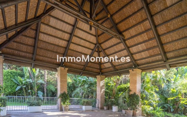 Resale - Apartment - Estepona - Atalaya