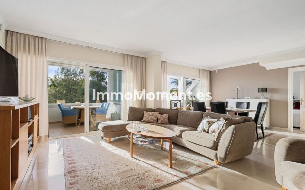 Resale - Apartment - Benahavís - La Quinta