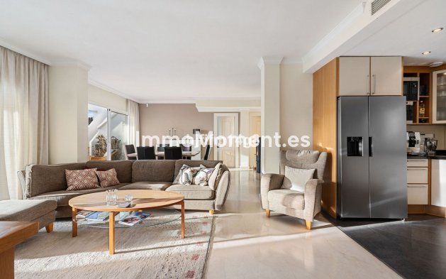 Resale - Apartment - Benahavís - La Quinta