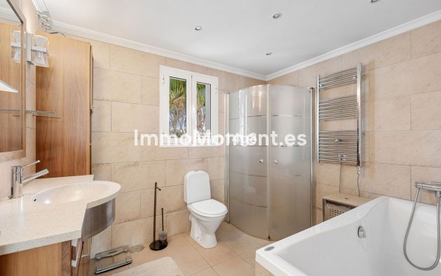 Resale - Apartment - Benahavís - La Quinta