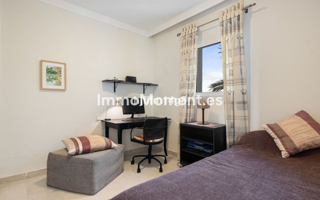 Resale - Apartment - Benahavís - La Quinta