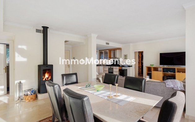 Resale - Apartment - Benahavís - La Quinta