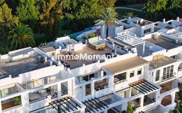 Resale - Apartment - Benahavís - La Quinta