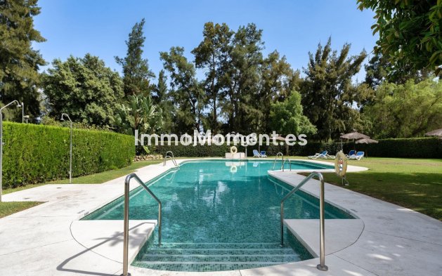 Resale - Apartment - Benahavís - La Quinta