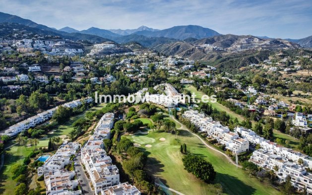 Resale - Apartment - Benahavís - La Quinta
