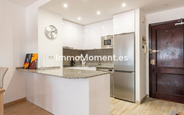 Resale - Apartment - Estepona - Estepona Centro