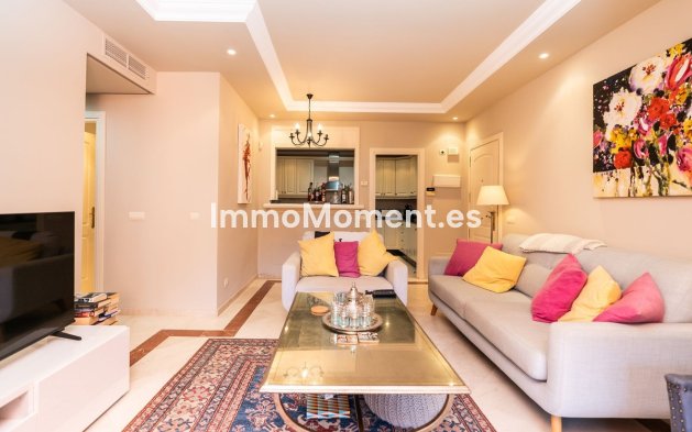 Resale - Apartment - Marbella - Elviria