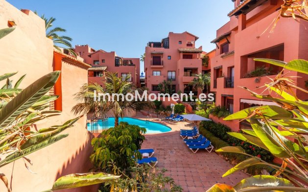 Resale - Apartment - Marbella - Elviria
