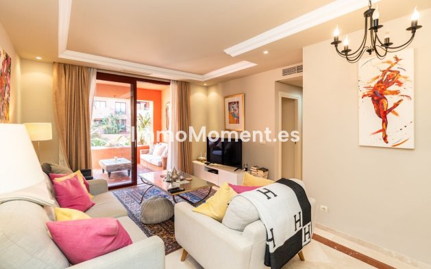 Resale - Apartment - Marbella - Elviria
