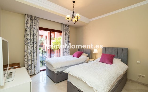 Resale - Apartment - Marbella - Elviria