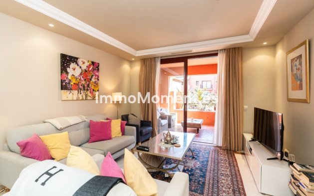 Resale - Apartment - Marbella - Elviria
