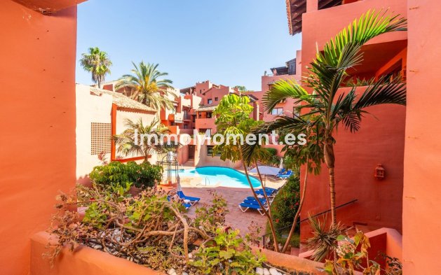 Resale - Apartment - Marbella - Elviria
