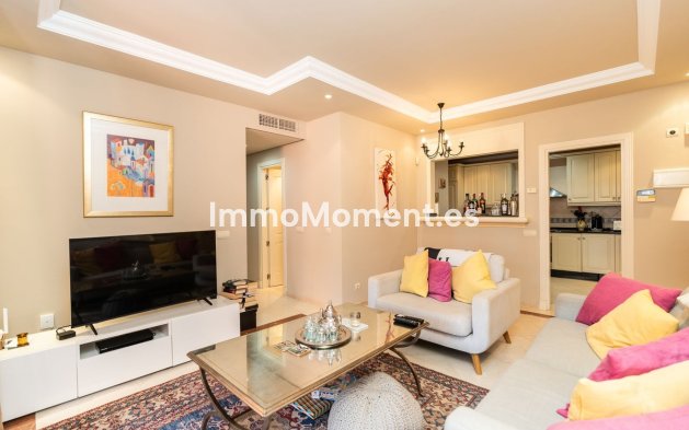 Resale - Apartment - Marbella - Elviria