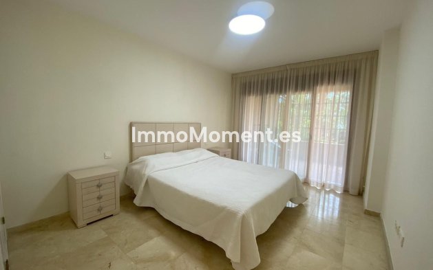 Resale - Apartment - Estepona - Atalaya