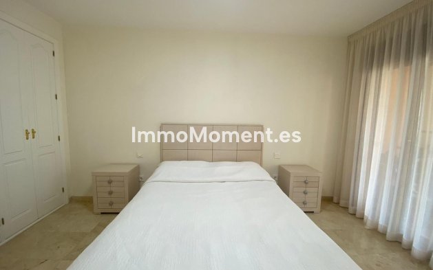 Resale - Apartment - Estepona - Atalaya