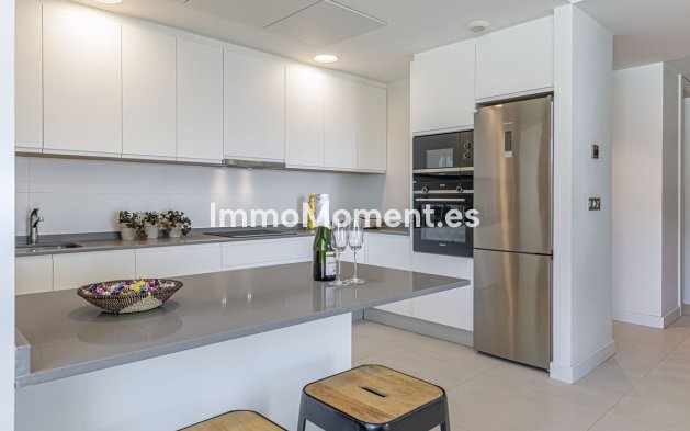 Resale - Apartment - Estepona - Estepona Centro