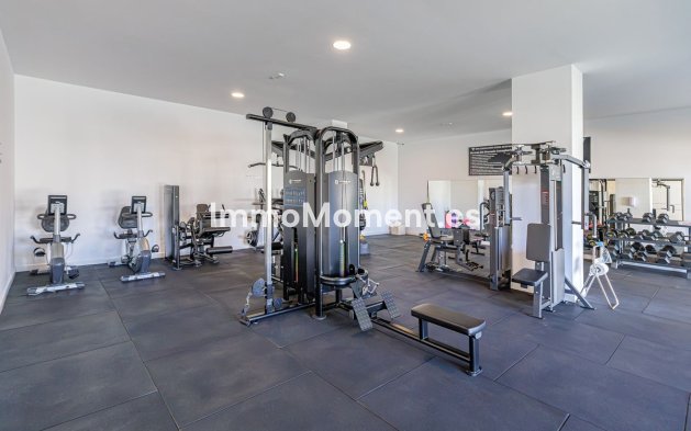 Resale - Apartment - Estepona - Estepona Centro