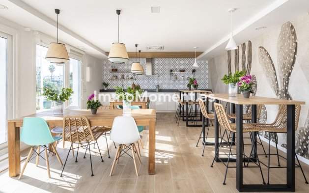 Resale - Apartment - Estepona - Bel Air