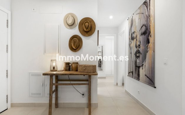 Resale - Apartment - Estepona - Estepona Centro