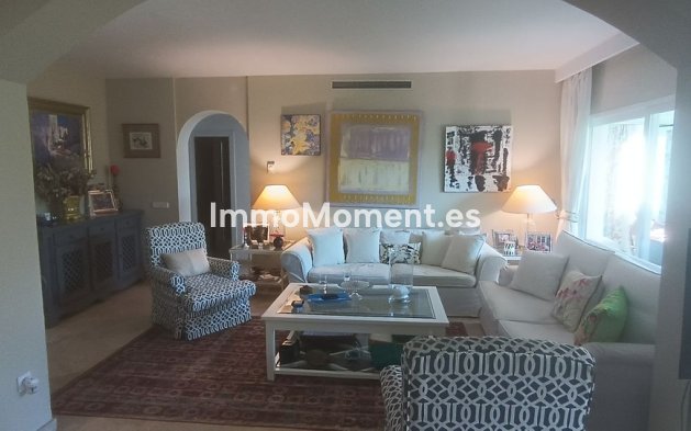 Resale - Apartment - Estepona - Estepona Centro