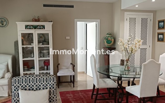 Resale - Apartment - Estepona - Estepona Centro