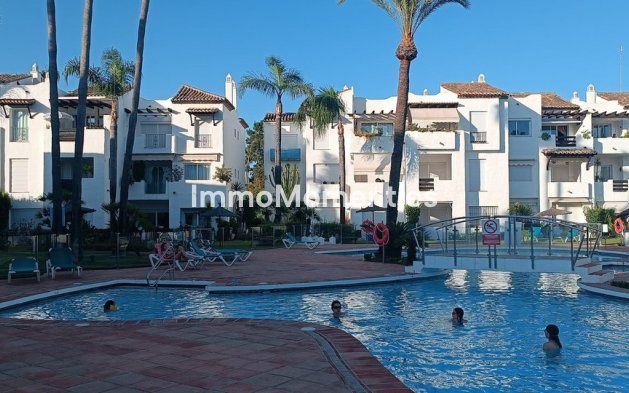 Resale - Apartment - Estepona - Estepona Centro