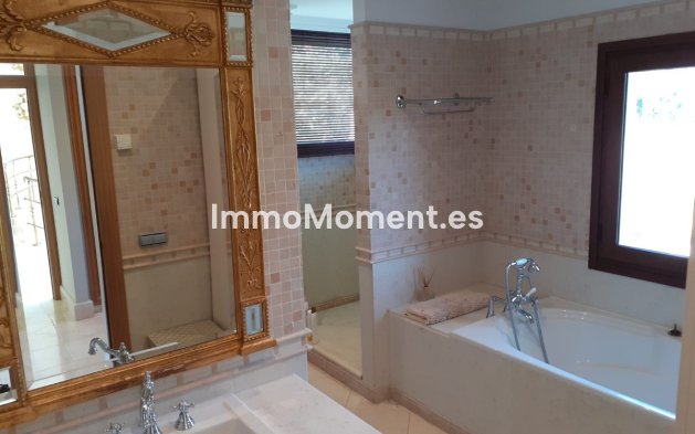 Bestaande woning - Vrijstaande villa - Estepona  - Estepona Centro