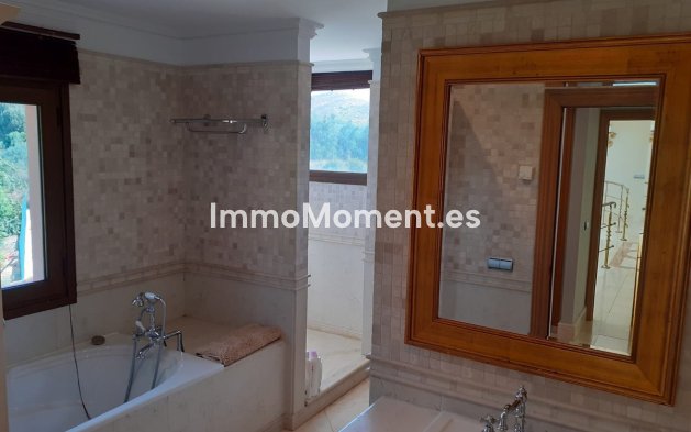 Bestaande woning - Vrijstaande villa - Estepona  - Estepona Centro