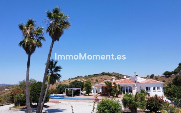 Reventa - Villa independiente - Málaga Este - El Trapiche